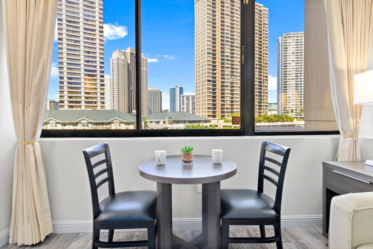Renovated With City View At Aqua Palms Waikiki Honolulu Exterior foto