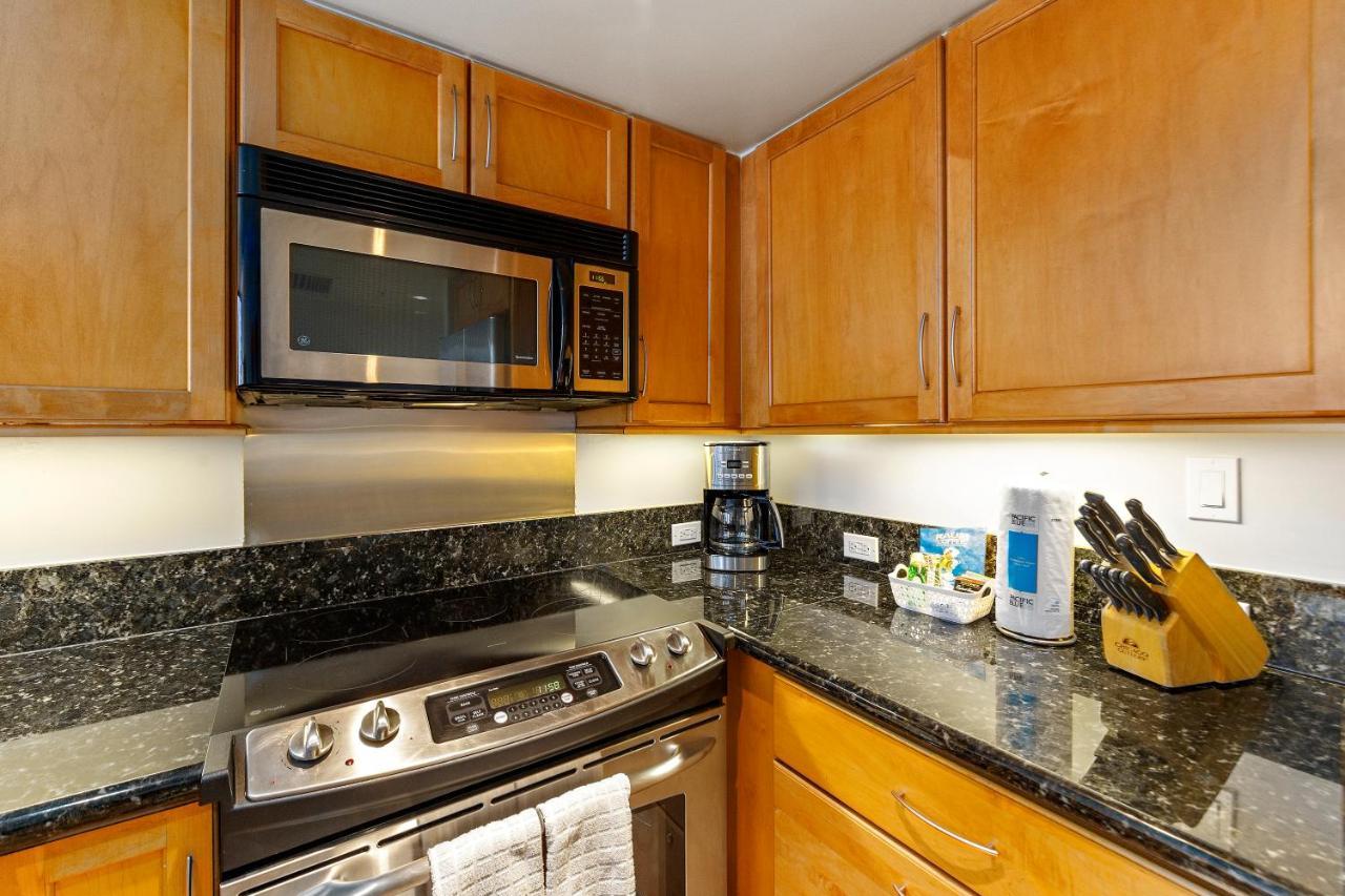 Renovated With City View At Aqua Palms Waikiki Honolulu Exterior foto