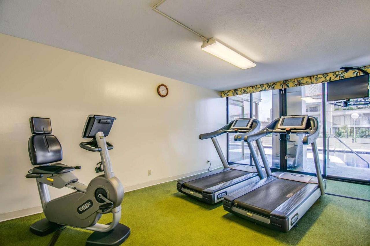 Renovated With City View At Aqua Palms Waikiki Honolulu Exterior foto