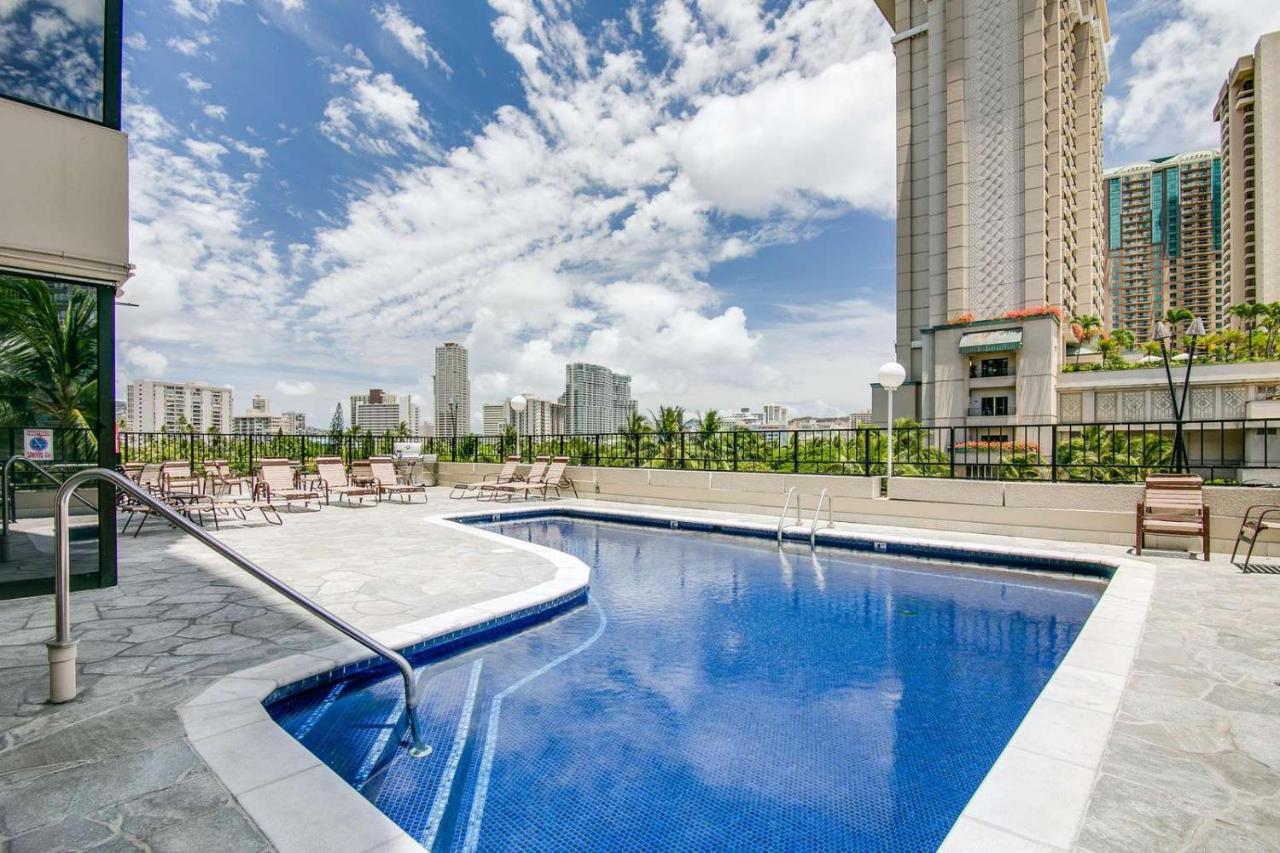 Renovated With City View At Aqua Palms Waikiki Honolulu Exterior foto